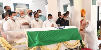 PM Modi pays his last respects to Shri Kalyan Singh The Prime Minister, Shri Narendra Modi paying his last respects to the former Chief Minister of Uttar Pradesh, late Shri Kalyan Singh, in Lucknow, Uttar Pradesh on August 22, 2021.