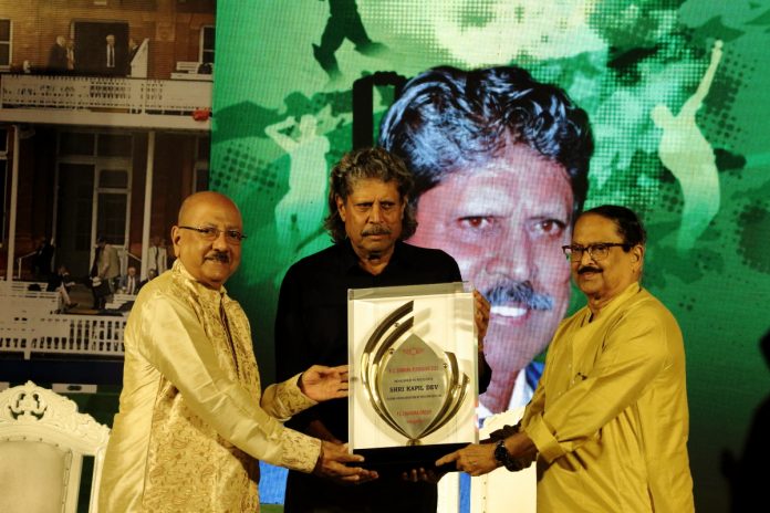 Kapil Dev receives P.C. Chandra Award Speech Photo By Srinika Munshi