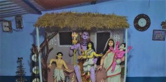 দুয়ারে সাংবাদিক – বাউরি পরিবারে পিতা মহাদেবের কোলে দেবী মনসা এক বিশেষ রূপে পূজিতা হন ১০৯ বছর ধরে ধানবাদ সংলগ্ন পাথর ডিহির সিন্দ্রি অঞ্চলে দুয়ারে সাংবাদিক - বাউরি পরিবারে পিতা মহাদেবের কোলে দেবী মনসা এক বিশেষ রূপে পূজা হয় ১০৯ বছর ধরে ধানবাদ সংলগ্ন পাথর ডিহির সিন্দ্রি অঞ্চলে