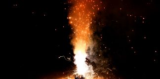 অঙ্গার আর মানুষই শেষ কথা বলে Fireworks By Suman Munshi