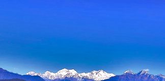 নীলপাহাড়ের রাজা মোদের নীলাদ্রি Kanchenjanga with Valley