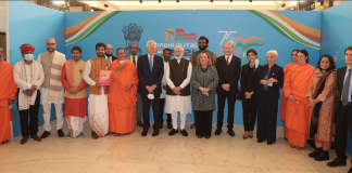 The Prime Minister, Shri Narendra Modi with the Italian Hindu Union- Sanatana Dharma Sangha, in Rome, Italy on October 29, 2021.