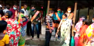 শীতের শুরুতে বস্ত্রদান ভারত সেবাশ্রম সঙ্ঘের Bharat Sevashram Sangha at Village for Cloth Distribution