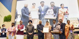 Cleanest Cities of India Honoured by President at Swachh Amrit Mahotsav – Kolkata not in the list The President, Shri Ram Nath Kovind presenting the Swachh Survekshan Awards 2021, at the Swachh Amrit Mahotsav, organised by the Ministry of Housing and Urban Affairs, in New Delhi on November 20, 2021. The Union Minister for Petroleum & Natural Gas, Housing and Urban Affairs, Shri Hardeep Singh Puri, the Minister of State for Housing and Urban Affairs, Shri Kaushal Kishore and other dignitaries are also seen.