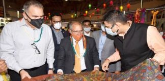 Khadi’s Global Popularity Attracts Mexican Ambassador to Khadi India Pavilion at IITF Khadi India Pavilion