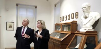 President Putin visited the Dostoevsky Moscow House Museum Centre to mark Fyodor Dostoevsky’s 200 birth anniversary Putin Dostroyvosky