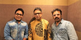 “তাসাম ফ্যাশন” এর থিমসং – কিছু স্বপ্ন দেখা এখনো বাকি L-R Pramit Mukherjee,Rupankar Bagchi and Abhijit Paul