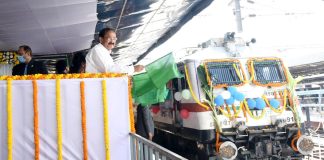 Vice President lauds Railways for rising to the occasion with novel efforts during COVID-19 The Vice President, Shri M. Venkaiah Naidu flagging off the Visakhapatnam-Kirandul Train with upgraded LHB Rake and additional Vistadome coaches from Visakhapatnam Railway Station on November 22, 2021.