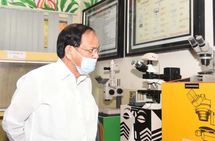 The Vice President, Shri M. Venkaiah Naidu during his visit to the Forest Research Centre for Coastal Ecosystem (FRCCE), in Visakhapatnam on November 23, 2021.