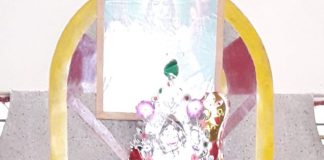 ৭৬ বছরেরও বেশি সময় ধরে মহিলাদের হাতেই পুজো গ্রহণ করছেন যশোরেশ্বরী কালী যশোরেশ্বরী কালী