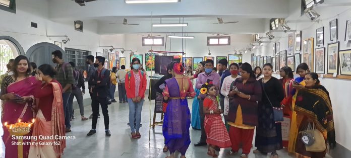 বালুরঘাটে শুরু হলো দু দিন ব্যাপি ছবি মেলা বালুরঘাটে শুরু হলো দু দিন ব্যাপি ছবি মেলা