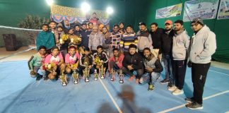 পতিরাম ব্যাডমিন্টন এভেঞ্জার্সের উদ্যোগে ও আয়োজনে পতিরামে অনুষ্ঠিত হলো 16 দলীয় নক আউট ব্যাডমিন্টন প্রতিযোগিতা পতিরাম ব্যাডমিন্টন এভেঞ্জার্সের উদ্যোগে ও আয়োজনে পতিরামে অনুষ্ঠিত হলো 16 দলীয় নক আউট ব্যাডমিন্টন প্রতিযোগিতা