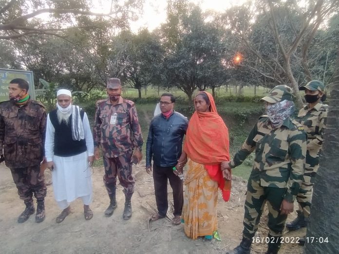 BANGLADESHI WOMAN INADVERTENTLY ENTERED IN INDIAN TERRITORY, BSF HANDED OVER TO BGB AS GOODWILL GESTURE
