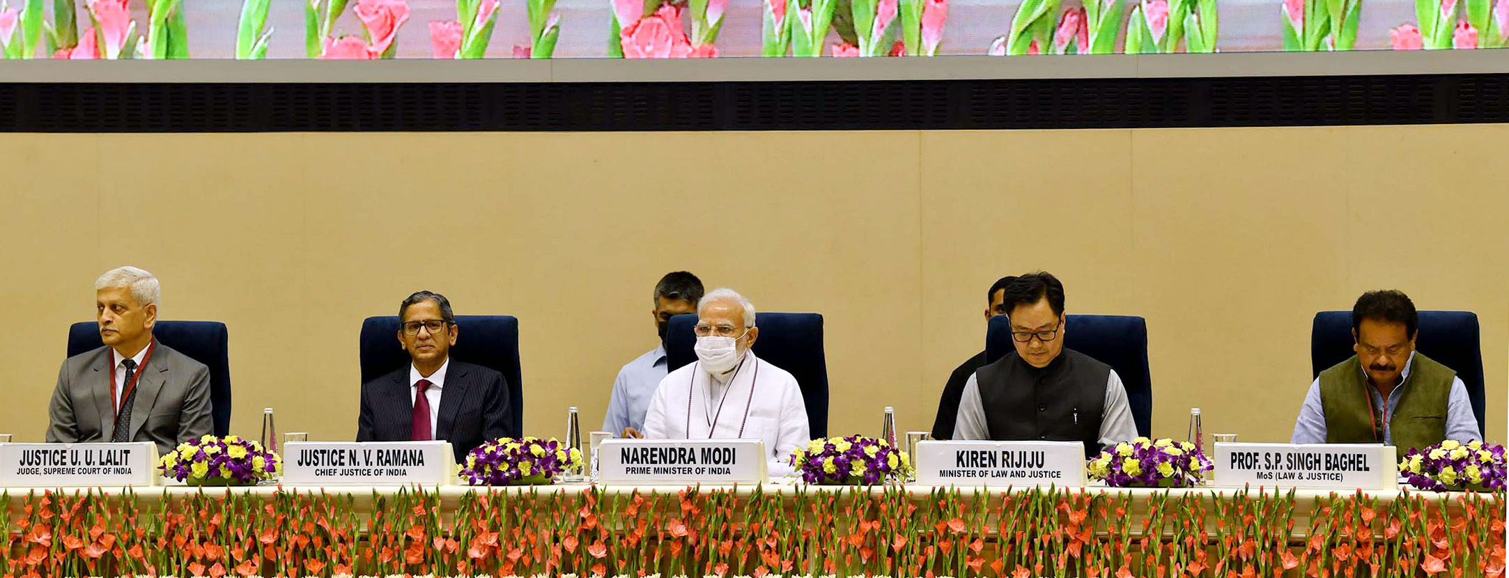 PM at the Joint Conference of Chief Ministers of the States and the Chief Justices of High Courts, in New Delhi on April 30, 2022.