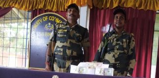 ভারত-বাংলাদেশ সীমান্তে মার্কিন ডলার সহ মহিলা গ্রেফতার ভারত-বাংলাদেশ সীমান্তে মার্কিন ডলার সহ মহিলা গ্রেফতার