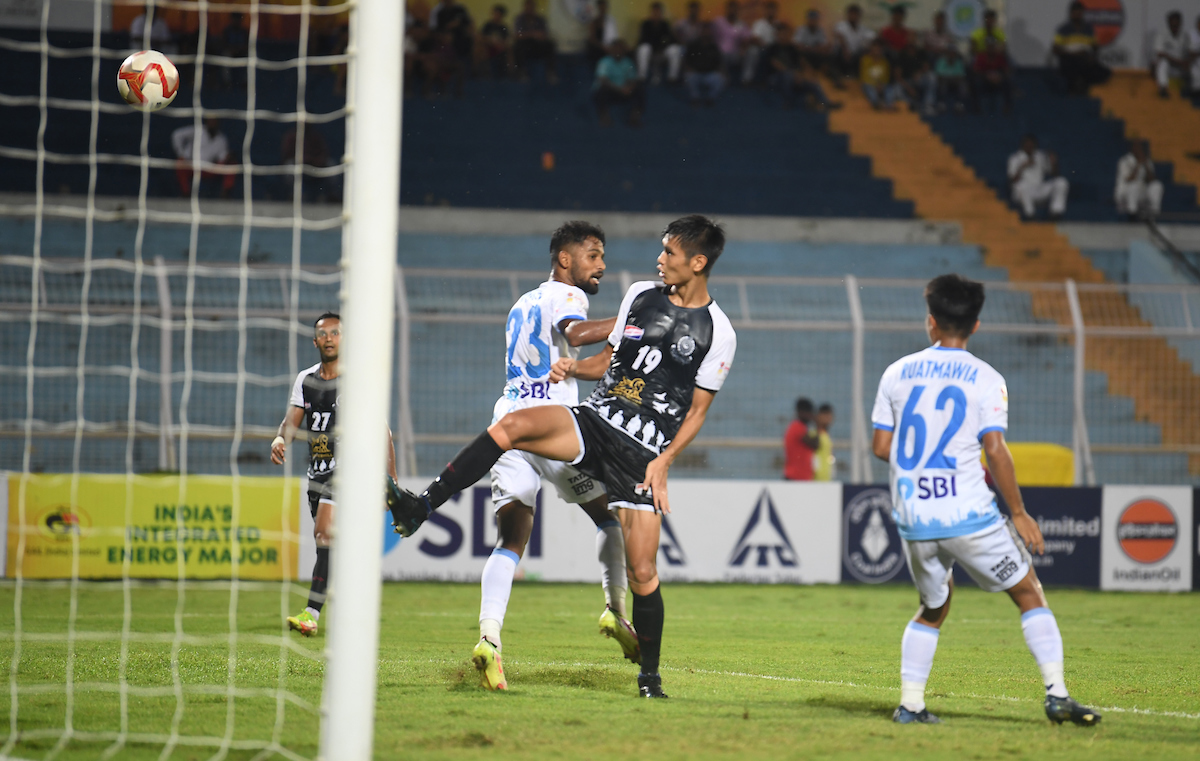 Mohammedan SC ( Black ) played against Jamshedpur FC ( white ) in the match 11 for the group A, during the Durand cup football 2022 played at Kishore Bharati krirangan, Mukundapur, Kolkata on 21-08-2022.PIC/ PIC/ Ashutosh Patra / www.imagesolutionr.in/ www.imagesolutionr.in