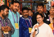 Mamata Banerjee inaugurates Bhowanipur 75 Palli with its theme ‘Aitijhya Beche Thakuk’