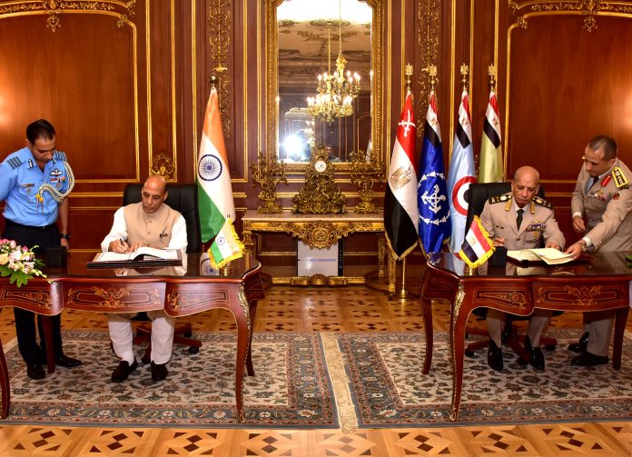 The Union Minister for Defence, Shri Rajnath Singh and the Defence Minister of Egypt, General Mohamed Zaki signing an MoU to enhance bilateral defence cooperation, in Cairo, Egypt on September 19, 2022.