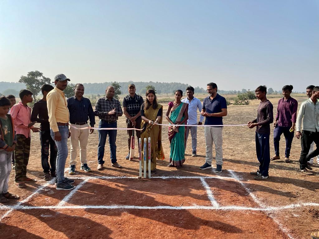 Ms Yashni Nagarajan IAS Asst Collector Kelapur at Connecting people and nature with Cricket by VATA Foundation at Tipeshwar WLS