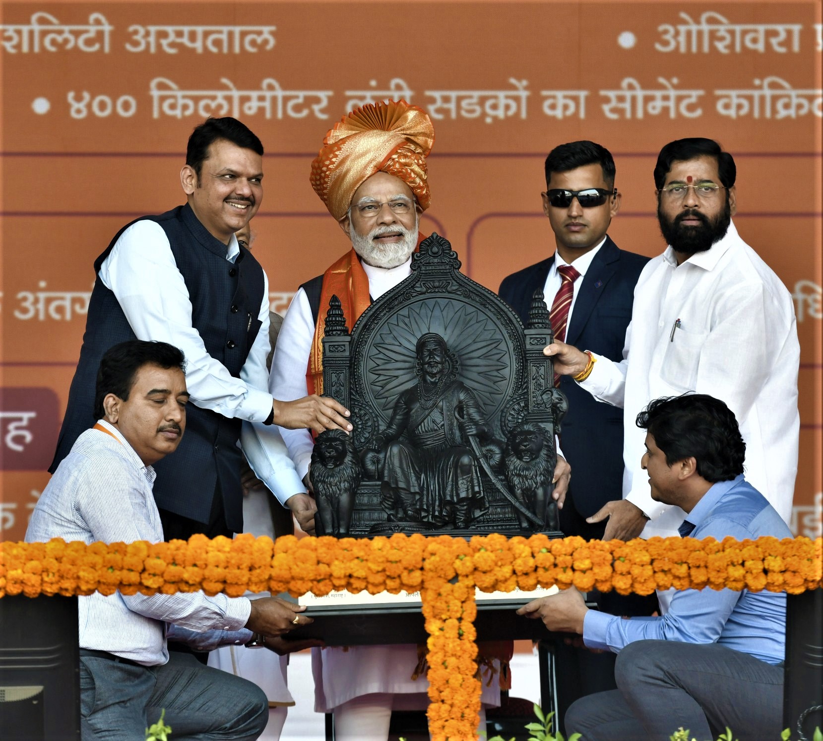 PM at the launch of the development projects and transfers benefits under PM-SVANidhi, in Mumbai, Maharashtra on January 19, 2023.