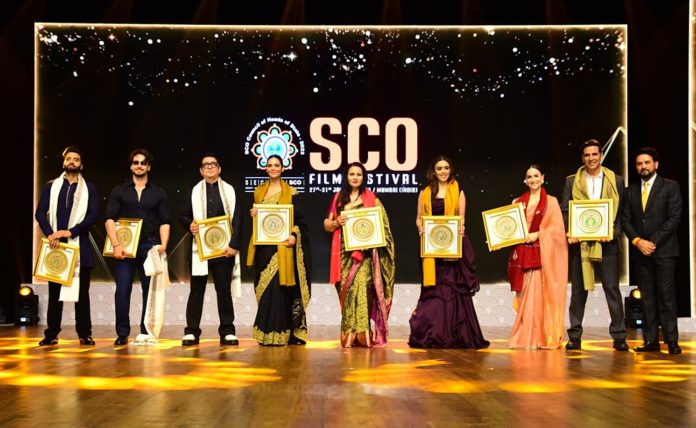 The Union Minister for Information & Broadcasting, Youth Affairs and Sports, Shri Anurag Singh Thakur and the Minister of State for External Affairs and Culture, Smt. Meenakashi Lekhi graced the occasion of SCO Film Festival ceremony at NCPA, in Mumbai on January 27, 2023. The Guest of Honour in the opening ceremony Ms. Hema Malini and other eminent film personalities like Akshay Kumar, Tiger Shroff, Sajid Nadiadwala, Esha Gupta, Poonam Dhillon, Eli Avram, Hrishita Bhatt and also Jacky Bhagnani being felicitated on the occasion.