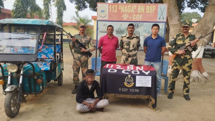 BSF JAWANS APPREHENDED A SMUGGLER, WHILE SMUGGLING SILVER ORNAMENTS ON THE BORDER