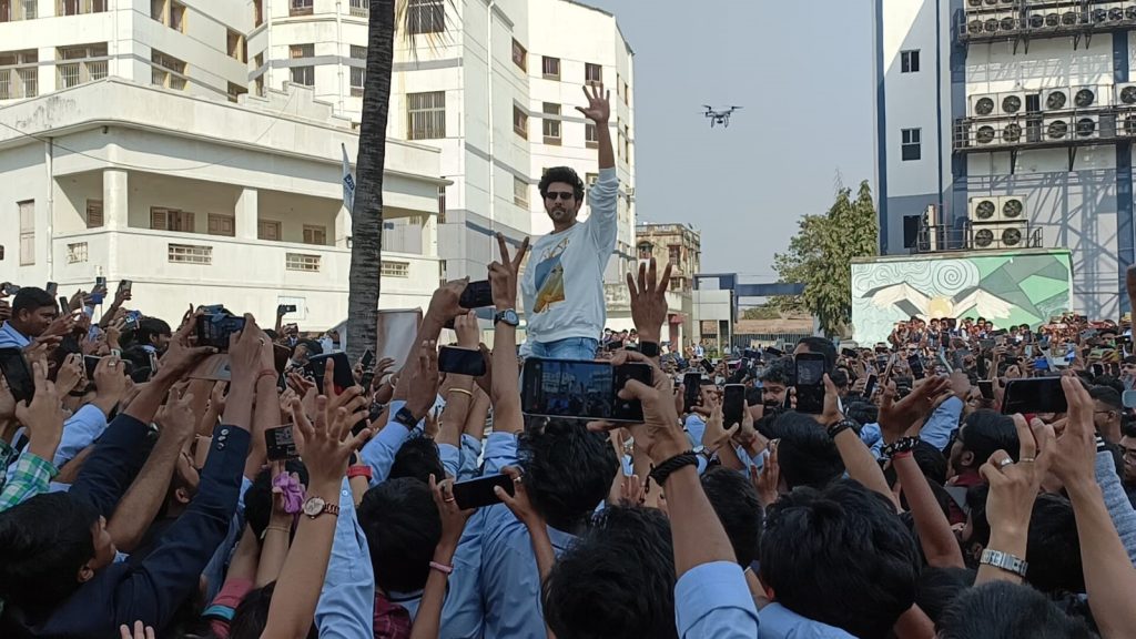 Narula Institute of Technology and JIS University, under the JIS group, host the lead actor of the upcoming movie 'Shehzada' Actor Kartik Aaryan engaged in some fun activities and quick interactions with the students of Narula Institute of Technology and JIS University during the promotion of Shehzada, picture by Rajib Mukherjee