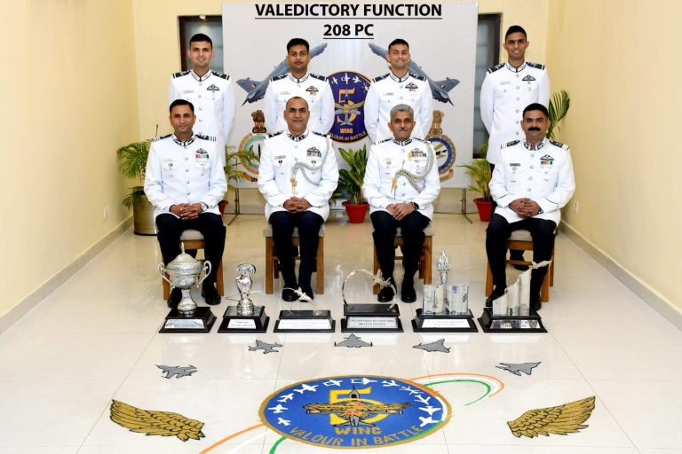 AIR MARSHAL SP DHARKAR AIR OFFICER COMMANDING-IN-CHIEF EASTERN AIR COMMAND VISITS AIR FORCE STATION KALAIKUNDA