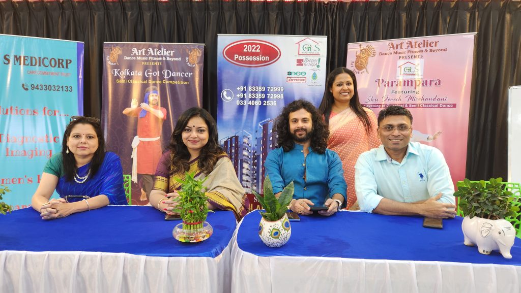 Mumbai-based Kathak-dancer Devesh Mirchandani flanked by Mallika and Sandeep Sarkar.