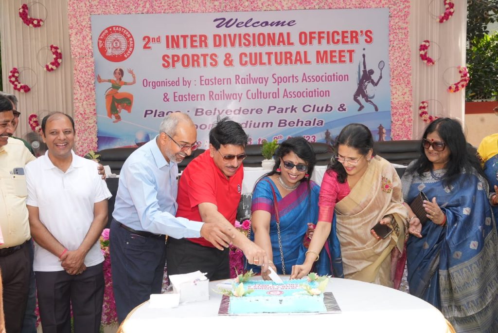 Shri P Uday Kumar Reddy, General Manager, Metro Railway has inaugurated the 2nd Inter Divisional Officers’ Sports & Cultural Meet, jointly organized by Metro Railway Sports Association (MRSA), Metro Railway Cultural Association, Eastern Railway Sports Association (ERSA) & Eastern Railway Cultural Association at Belvedere Park Club on 06.04.2023.