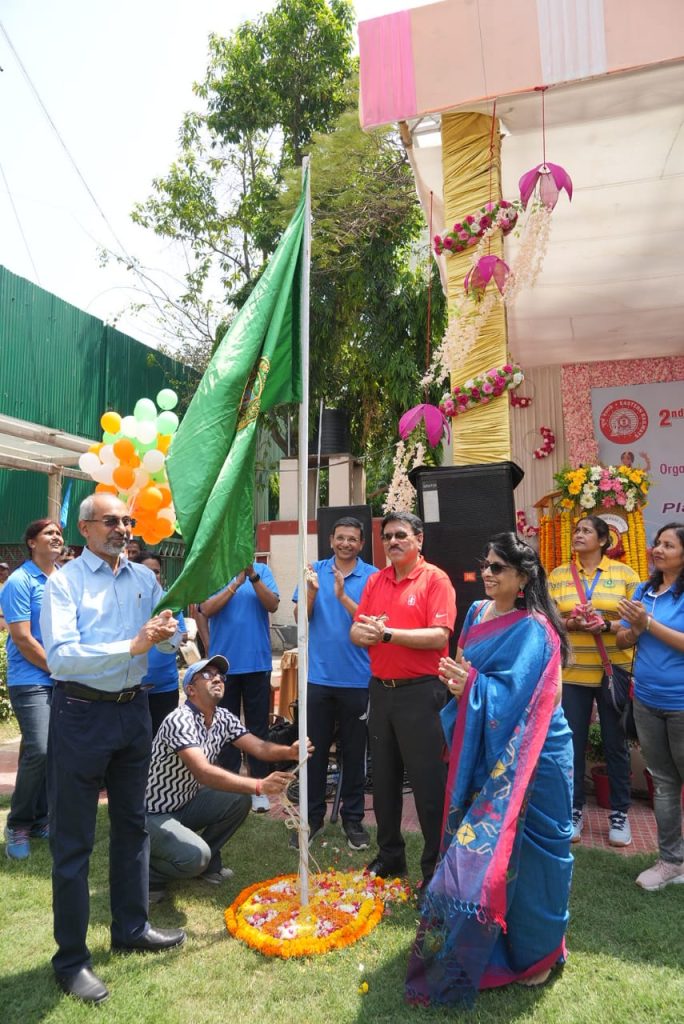 Shri P Uday Kumar Reddy, General Manager, Metro Railway has inaugurated the 2nd Inter Divisional Officers’ Sports & Cultural Meet, jointly organized by Metro Railway Sports Association (MRSA), Metro Railway Cultural Association, Eastern Railway Sports Association (ERSA) & Eastern Railway Cultural Association at Belvedere Park Club on 06.04.2023.