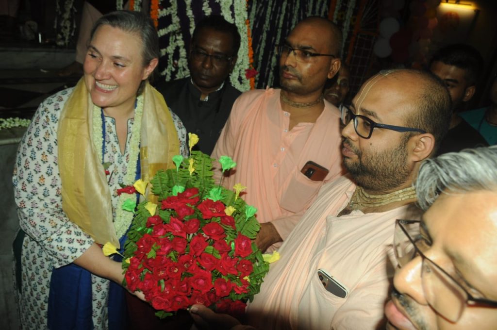 Ms. Melinda Pavek , Hon’ble Consulate General in Kolkata visited Gaudiya Mission on 13.05.2023 eve on the occasion of the closing ceremony of Chandan Yatra of Lord Sri Krishna .