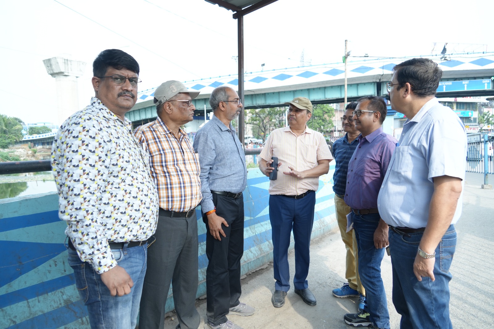 Shri P Uday Kumar Reddy, GM, Metro Railway inspecting Chingrighata Crossing on 13.05.2023 with senior officials of Metro Railway and RVNL.