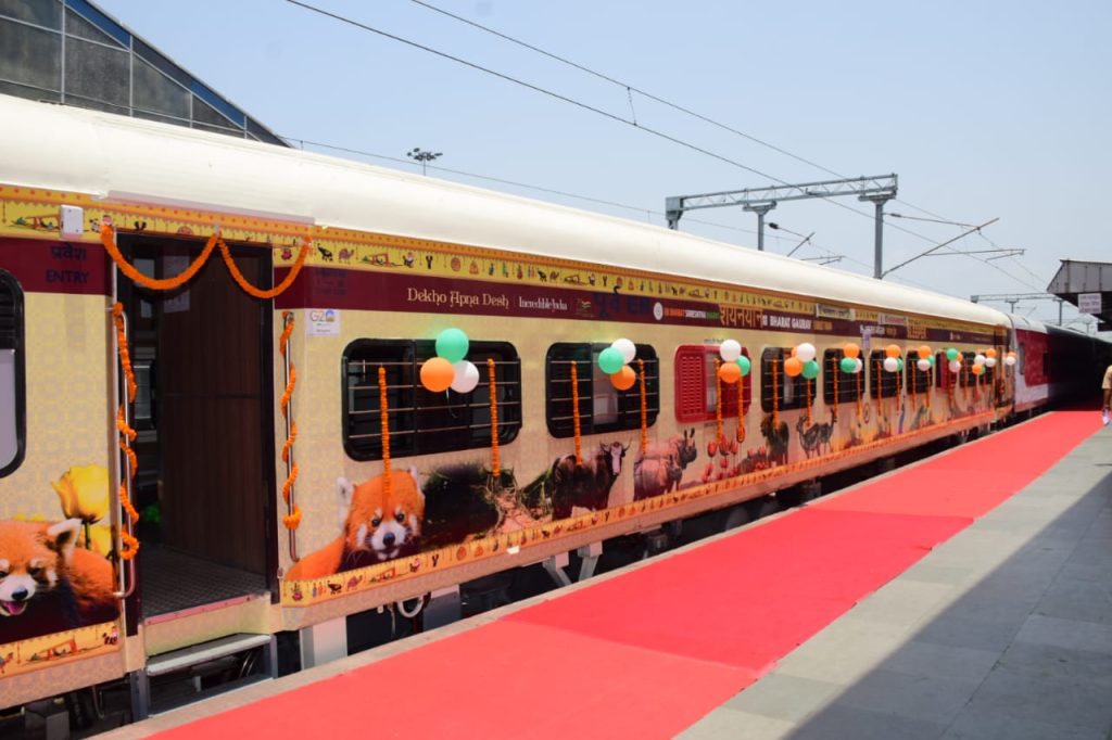 Eastern India’s first Bharat Gaurav Tourist circuit train for Jyotirlinga Yatra commenced its journey from Kolkata station, today on 20 May 2023