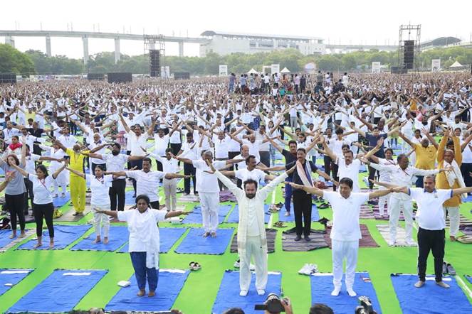 Massive Turnout of 50000 at ‘Yoga Mahotsav’ in Hyderabad