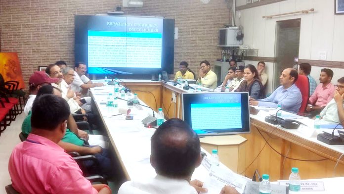 137th Divisional Railway Users’ Consultative Committee (DRUCC) meeting was organised by Eastern Railway’s Sealdah Divison at the Divisional Headquarters on 07.06.2023.