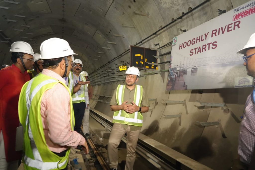 SHRI ASHWINI VAISHNAW, MINISTER OF RAILWAYS, COMMUNICATIONS AND ELECTRONICS & INFORMATION TECHNOLOGY INSPECTED HOWRAH MAIDAN TO ESPLANADE STRETCH OF EAST-WEST METRO