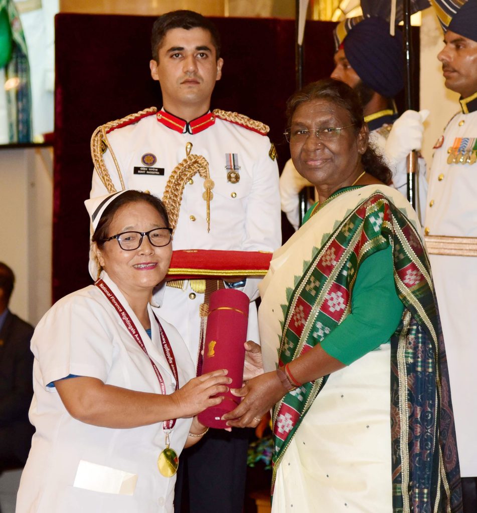 The President of India, Smt Droupadi Murmu presenting the National Florence Nightingale Awards for the years 2022 and 2023 to Nurse at a function held at Rashtrapati Bhavan, in New Delhi on June 22, 2023.