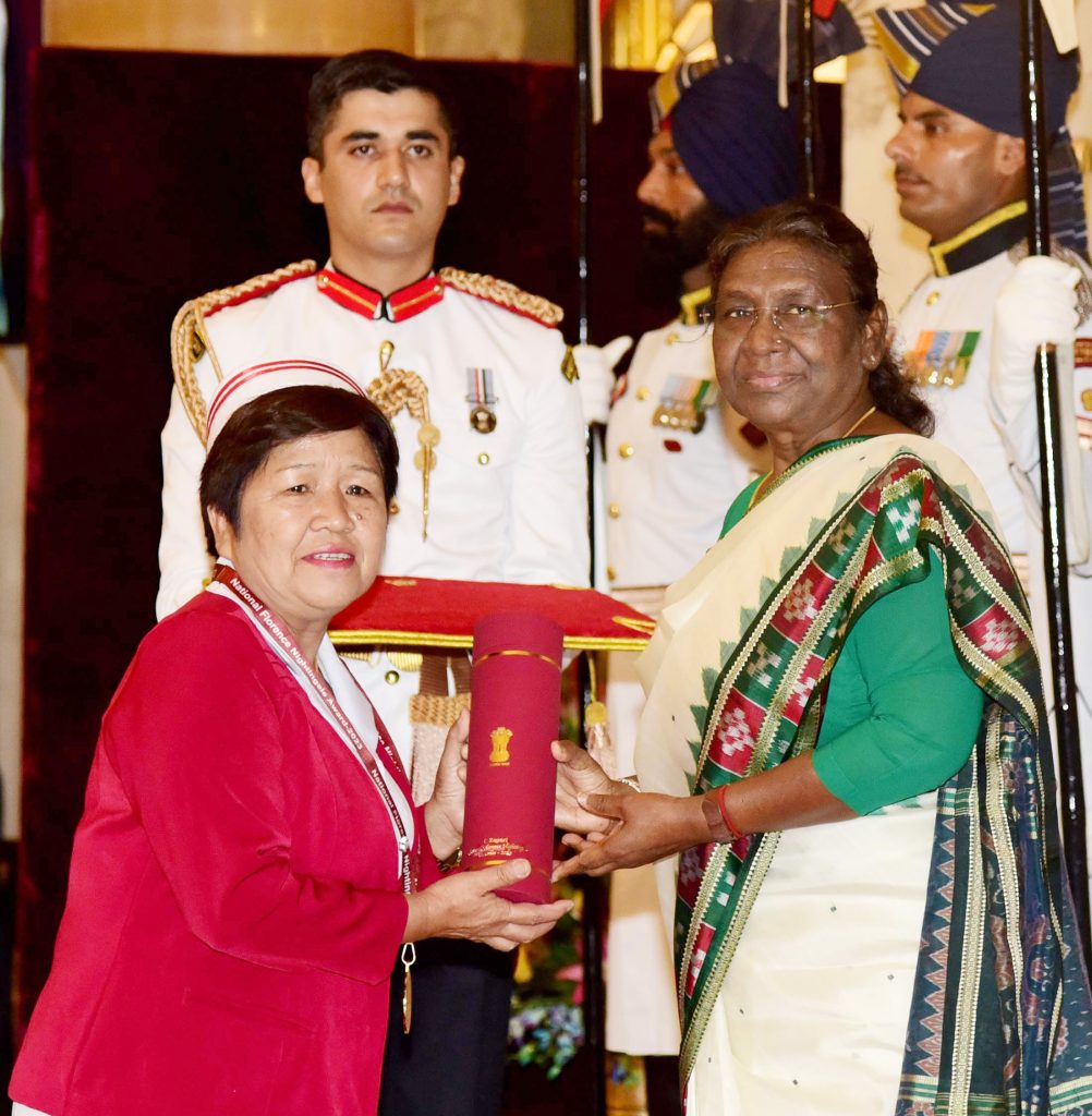 The President of India, Smt Droupadi Murmu presenting the National Florence Nightingale award to Ms. C Zopari for the year 2023 at Rashtrapati Bhavan, in New Delhi on June 22, 2023.