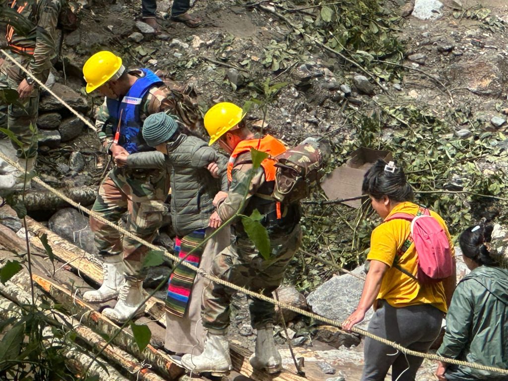 INDIAN ARMY RESCUES 300 MORE TOURISTS STRANDED DUE TO LAND SLIDES AND ROAD BLOCKS IN NORTH SIKKIM