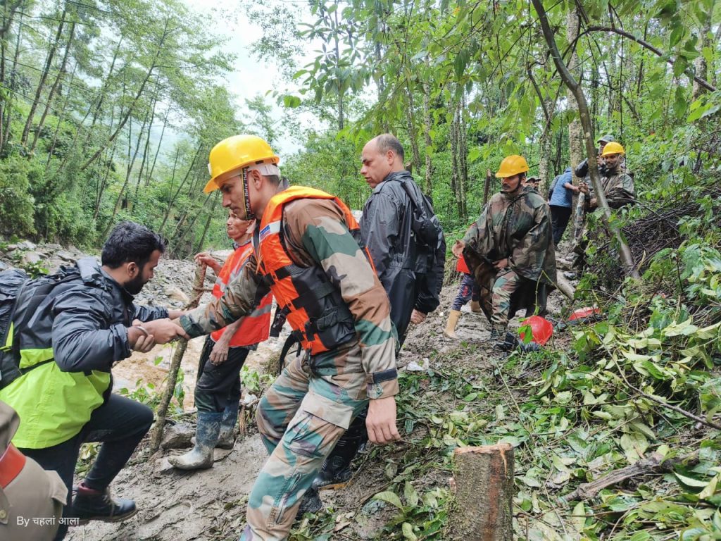 INDIAN ARMY RESCUES 3500 TOURISTS STRANDED DUE TO LAND SLIDES AND ROAD BLOCKS IN NORTH SIKKIM