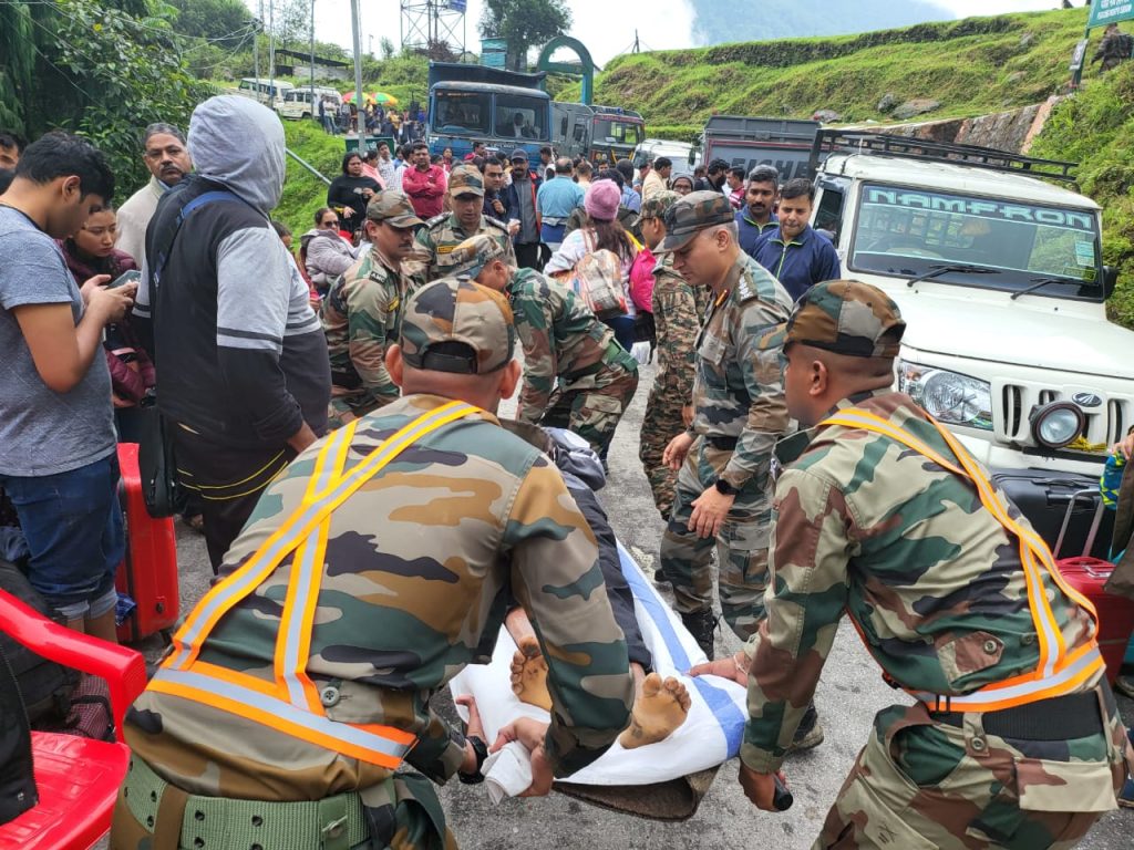 INDIAN ARMY RESCUES 3500 TOURISTS STRANDED DUE TO LAND SLIDES AND ROAD BLOCKS IN NORTH SIKKIM