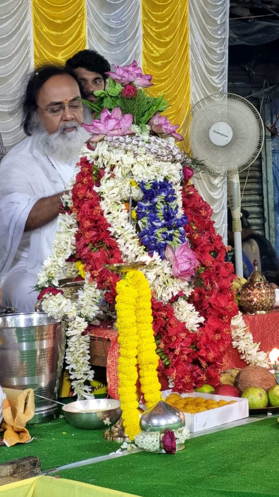 On July 26, 2023, a significant event took place in Sonagachi, Kolkata, where a special Rudra Puja was conducted by Revered Swami Shraddhananda Ji. 