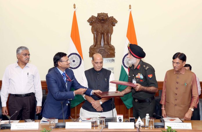 The Union Minister for Defence, Shri Rajnath Singh and the Union Minister for Health & Family Welfare, Chemicals and Fertilizers, Shri Mansukh Mandaviya witnessing the Signing of MoU between Ministry of Defence and Food Safety & Standards Authority of India (FSSAI), in New Delhi on July 13, 2023. The Defence Secretary, Shri Giridhar Aramane is also seen.