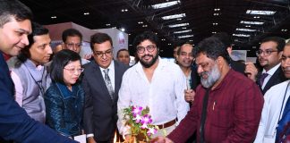 TTF 2023 Receives Unprecedented Response Chief GuestShri Babul Supriyo, Hon'ble Minister-in-charge, Tourism, Information Technology & Electronics, Government of West Bengal lighting the inaugural lamp at The Travel & Tourism Fair 2023 Kolkata.