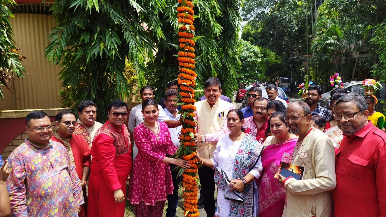 The event was graced by the esteemed presence of notable dignitaries, including Shri. Sujit Bose, Hon'ble Minister of the Department of Fire and Emergency Services, Government of West Bengal; Smt. Krishna Chakraborty, Hon'ble Mayor of Bidhannagar Municipal Corporation; Smt. Anita Mondal, Hon'ble Deputy Mayor of Bidhannagar Municipal Corporation; the talented actress Oindrilla Sen and popular actress Mallika Banerjee.