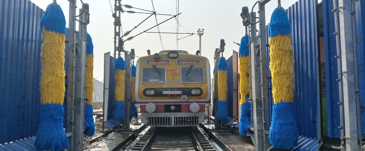 AUTOMATIC COACH WASHING PLANT (ACWP) AT HOWRAH EMU CARSHED FOR BETTER CLEANING OF SUBURBAN TRAINS