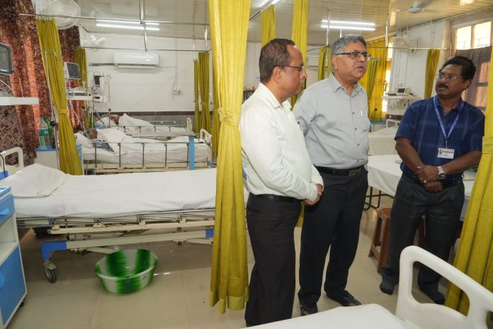 RENOVATED AND UPGRADED INTENSIVE CARE UNIT OPENED AT KANCHRAPARA RAILWAY HOSPITAL BY SHRI AMAR PRAKASH DWIVEDI, GENERAL MANAGER, EASTERN RAILWAY. RENOVATED AND UPGRADED INTENSIVE CARE UNIT OPENED AT KANCHRAPARA RAILWAY HOSPITAL BY SHRI AMAR PRAKASH DWIVEDI, GENERAL MANAGER, EASTERN RAILWAY.