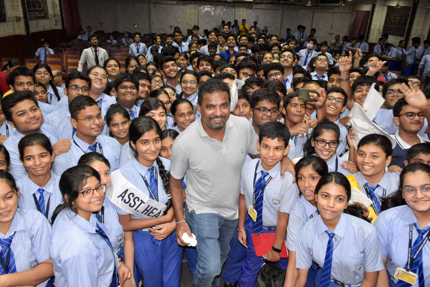 Muthiah Muralidaran visited Saltlake Shiksha Niketan School to promote his upcoming biopic '800'
