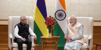 PM meets Prime Minister of Mauritius The Prime Minister, Shri Narendra Modi today met the Prime Minister of Mauritius H.E. Mr. Pravind Kumar Jugnauth.